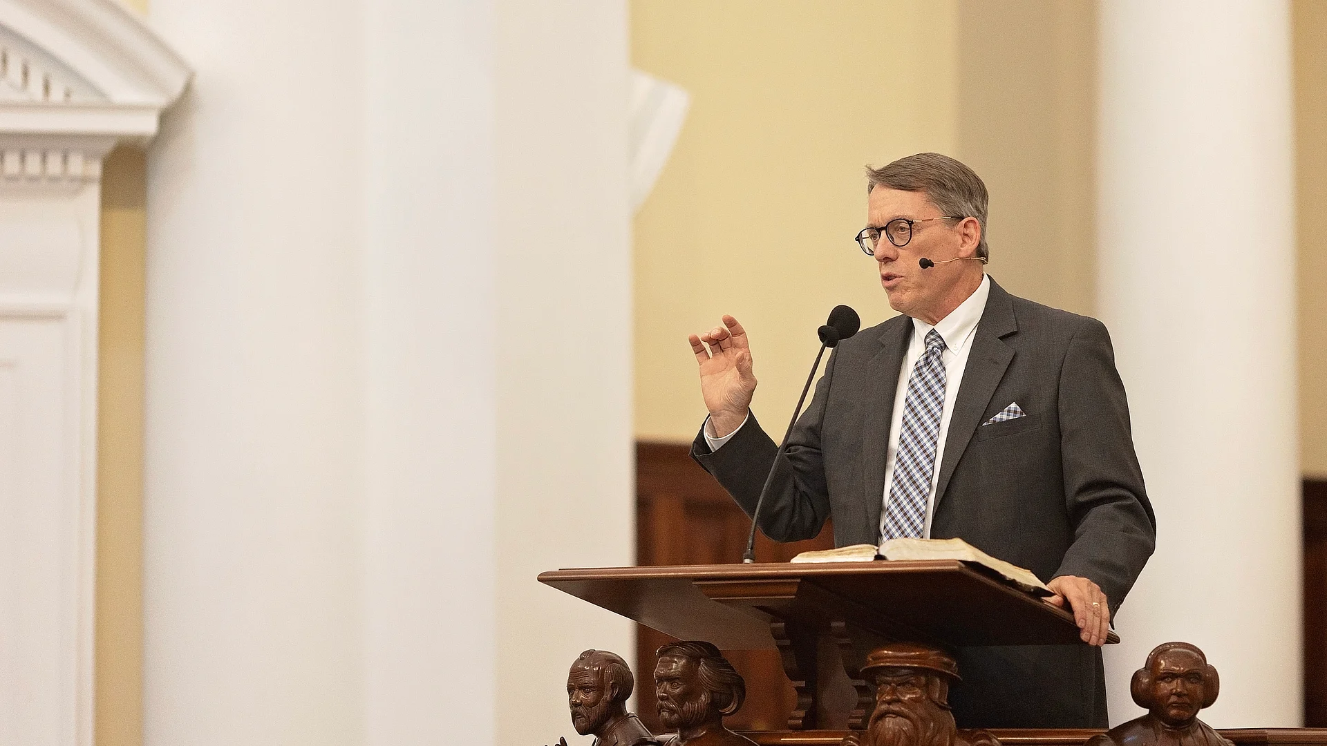 Tim Tennen Preaching