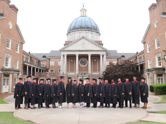 SpringCommencement2026GroupPhoto