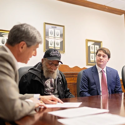 lawyers advising veteran