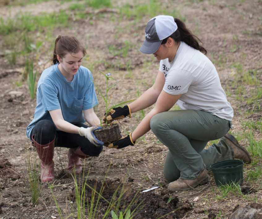 students give back