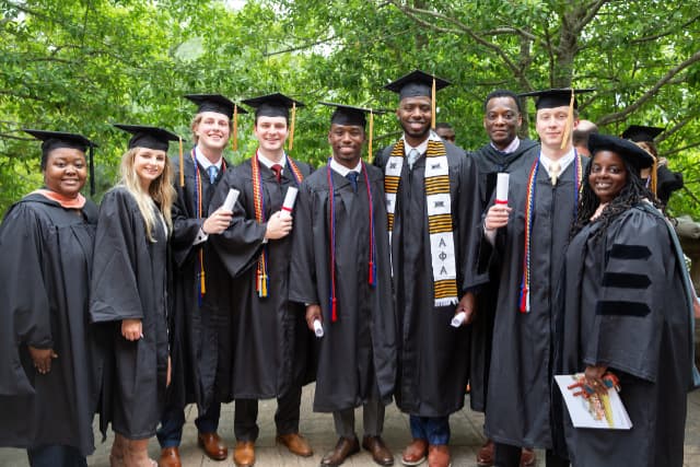 Samford graduates BC05194080