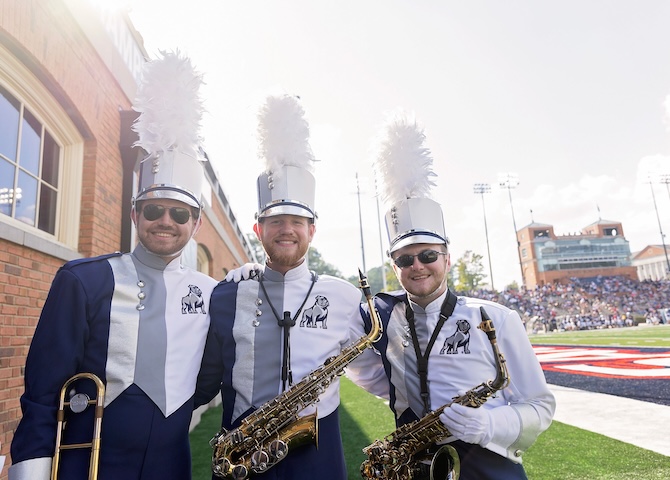 Samford-marching-band-members.jpg