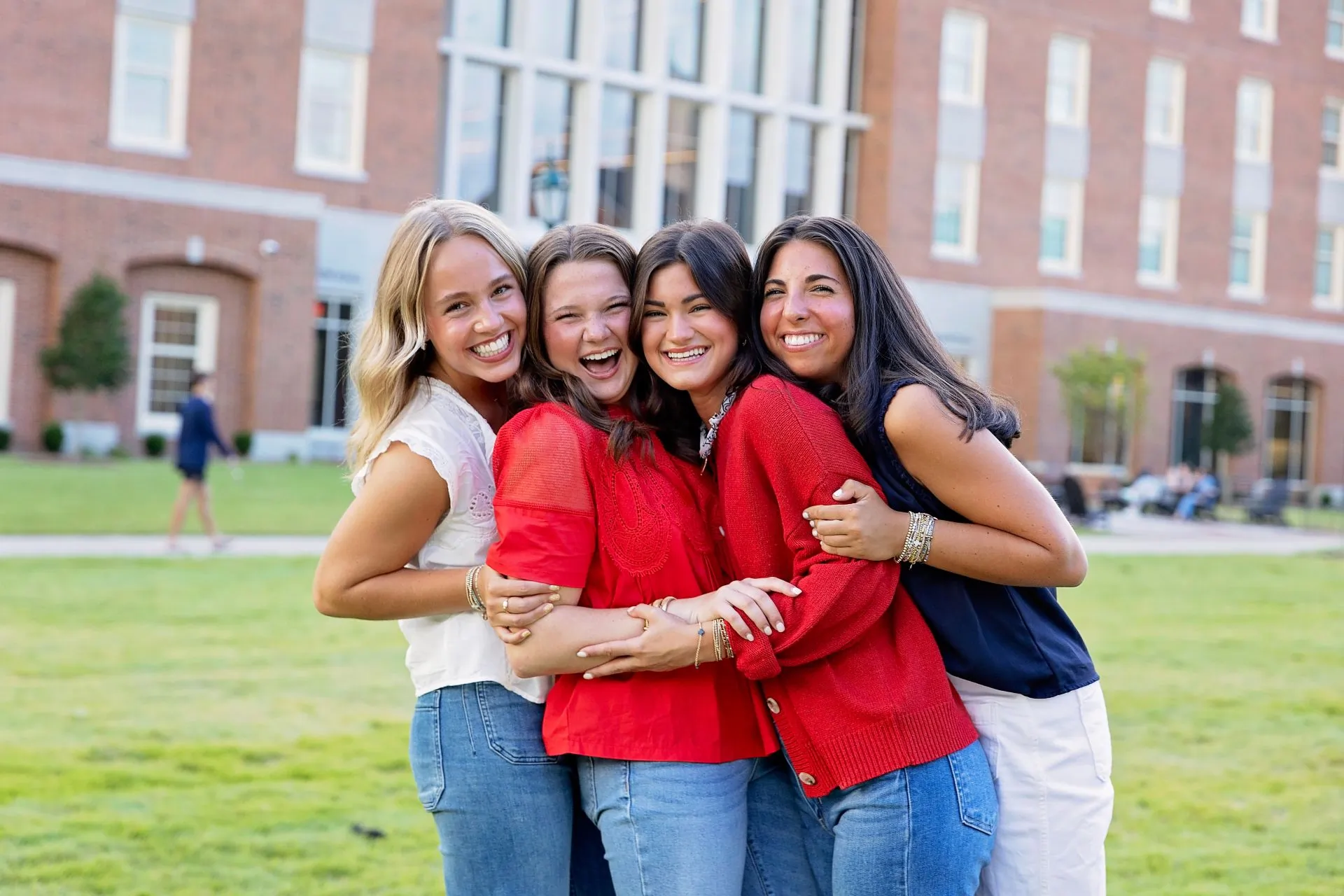 Freshman Girls outside of Gaston Hall