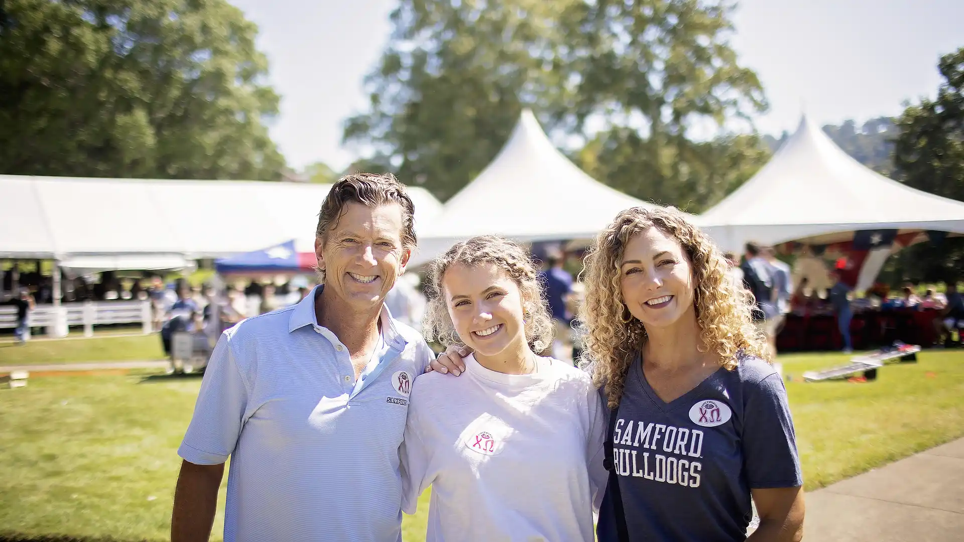 Father and Daughters DR92422040